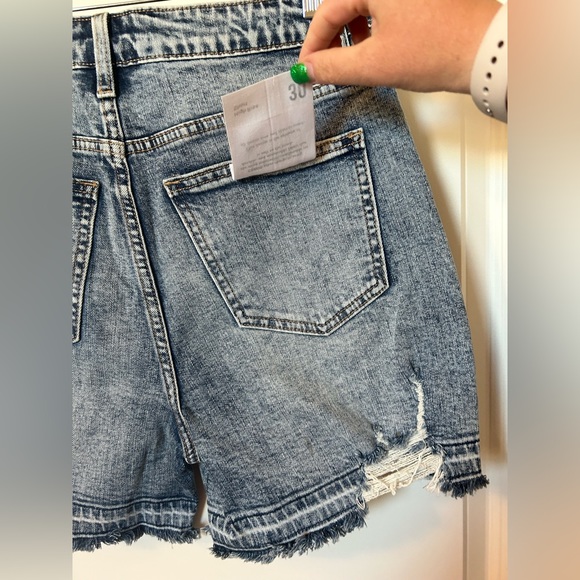Ceros High Rise Acid Wash Jean Short - Picture 6 of 7